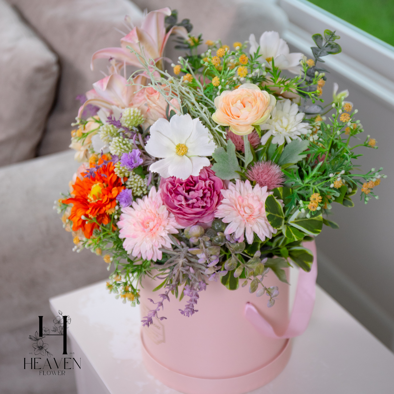 Garden roses in cream tones